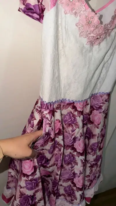 Vestido de cueca, con encaje y detalles bordados - miniatura 3