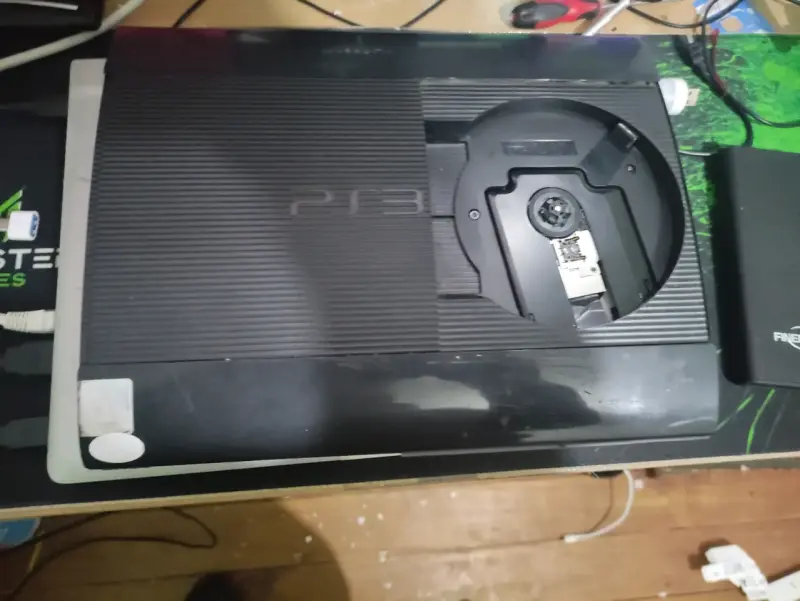 Consola PlayStation 3 Super Slim usada - 2