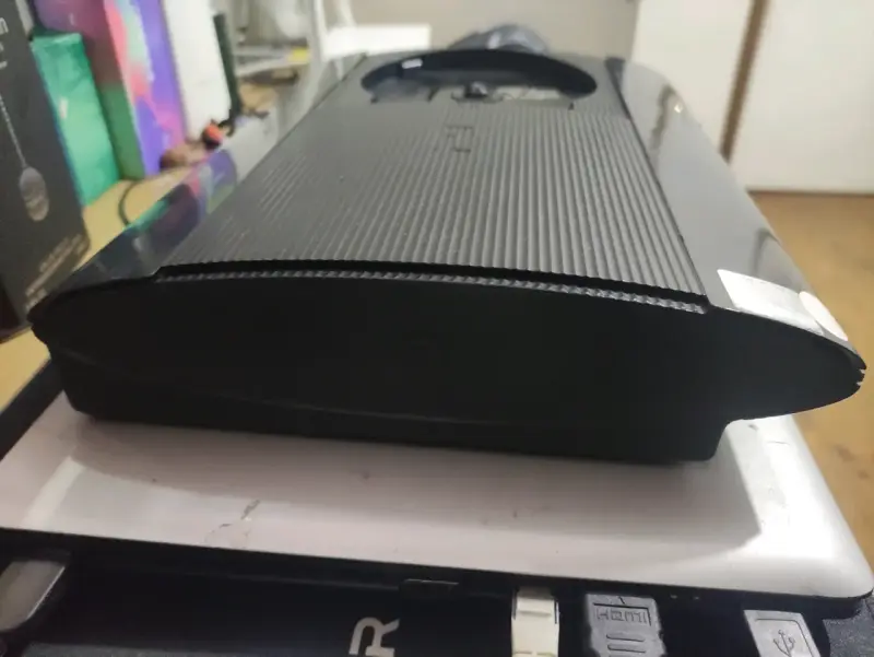 Consola PlayStation 3 Super Slim usada - 3