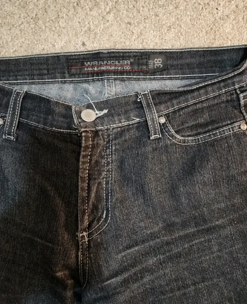 Jeans Wrangler acampanados talla 38 - 1