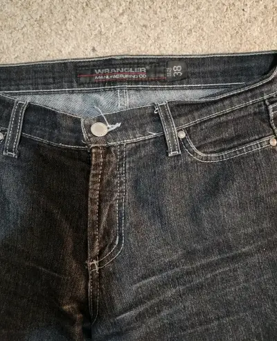 Jeans Wrangler acampanados talla 38 - miniatura 1