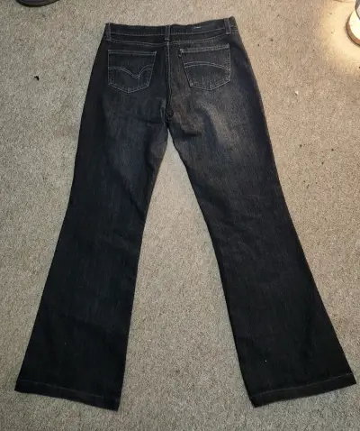 Jeans Wrangler acampanados talla 38 - miniatura 3