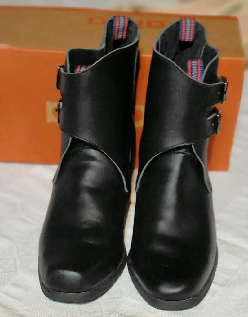 Botines de cuero negro con hebillas Tonada - 1
