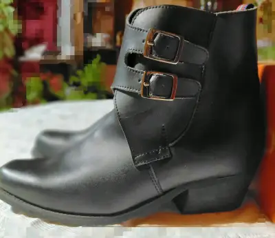 Botines de cuero negro con hebillas Tonada - miniatura 2
