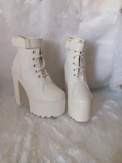 Botines de plataforma blancos con cordones - miniatura 1