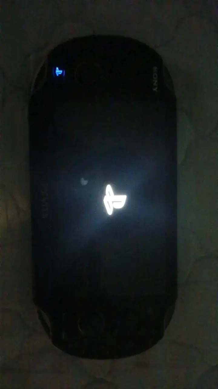 PS vita fat oled desbloqueada con cartucho fifa 15 - 4