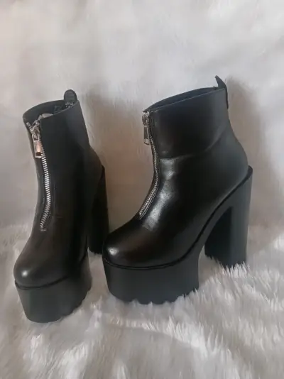 Botines de plataforma negros con cierre frontal - miniatura 2