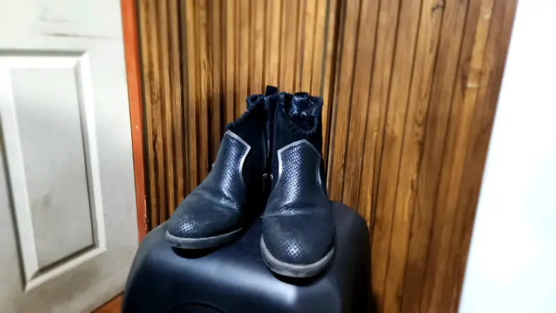 Botines de ecocuero negro con tacón para mujer - 3