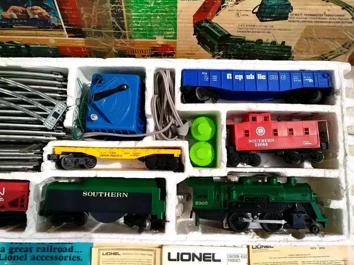 Set de Tren Eléctrico Lionel con Accesorios - 3
