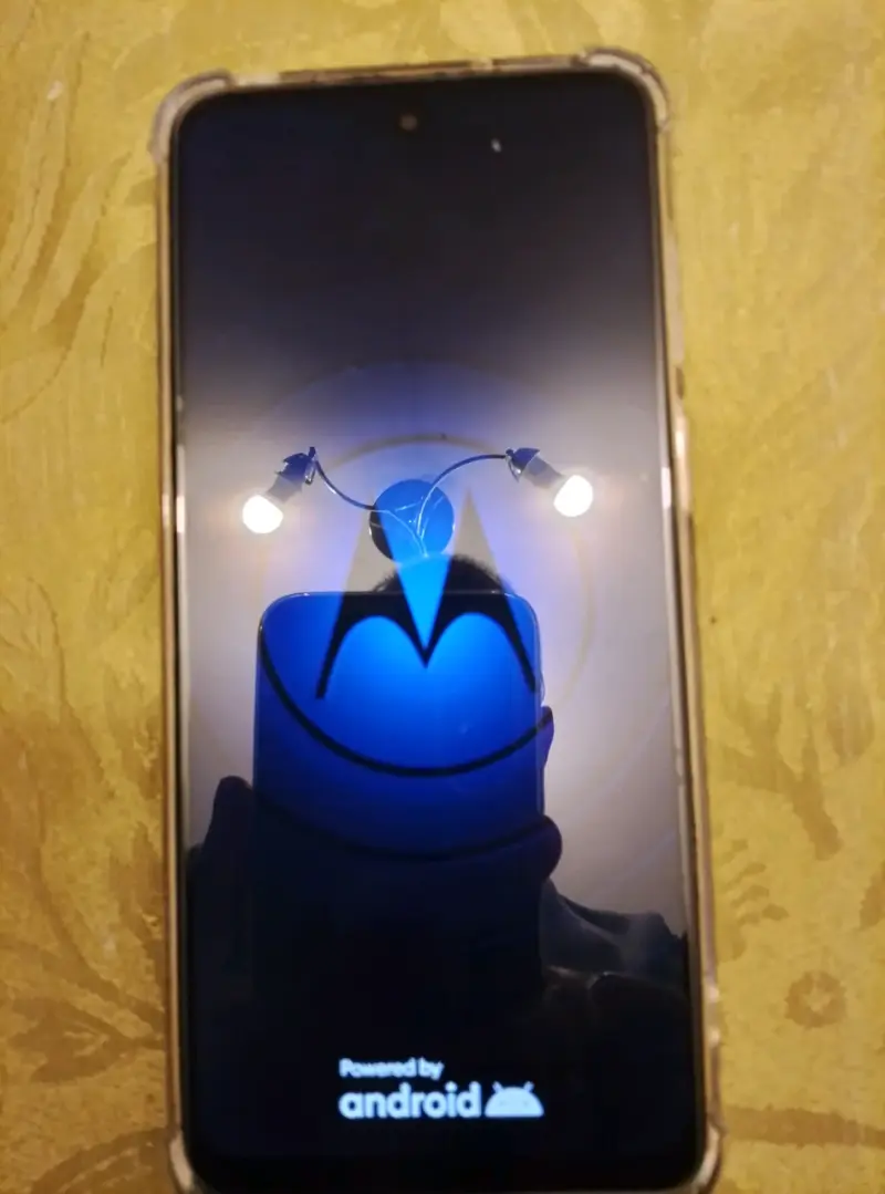 Smartphone Motorola con Android en buen estado - 2
