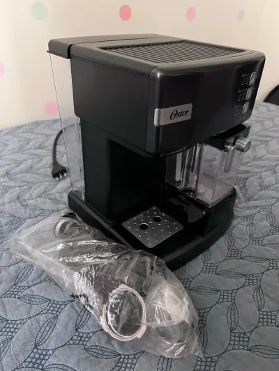 Cafetera Espresso Oster PrimaLatte con Accesorios - miniatura 3
