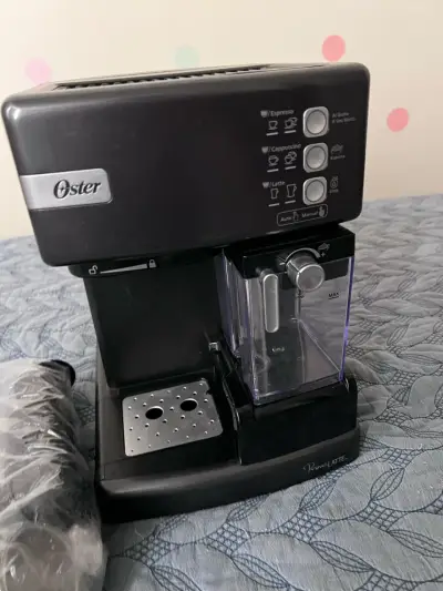 Cafetera Espresso Oster PrimaLatte con Accesorios - miniatura 4