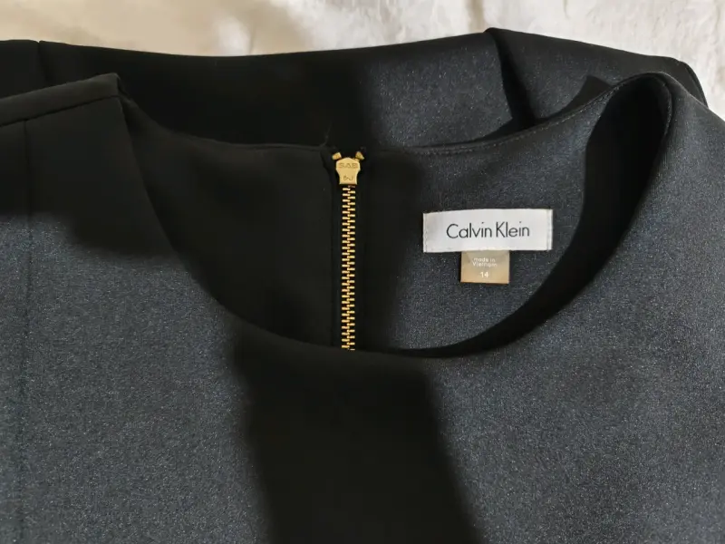 Vestido negro Calvin Klein - 4
