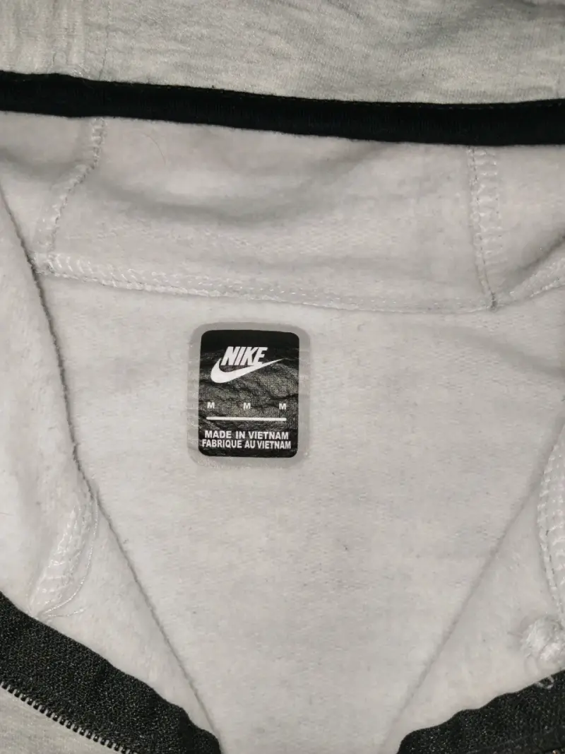 Polerón Nike tech gris con capucha y cierre - 3