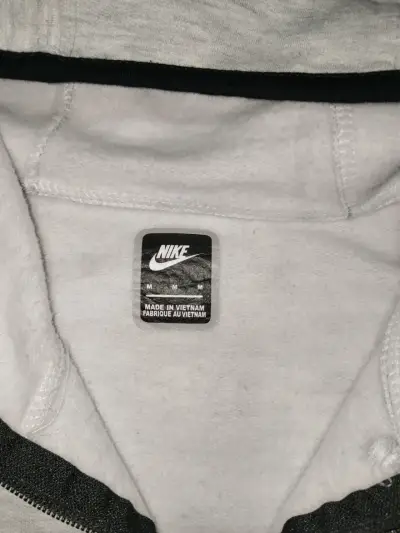 Polerón Nike tech gris con capucha y cierre - miniatura 3