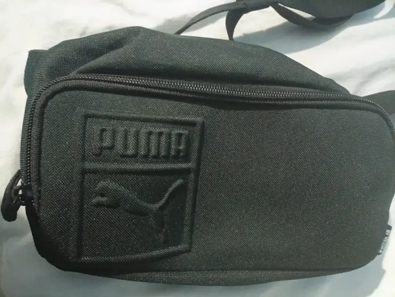 Riñonera negra Puma con logo frontal - 1