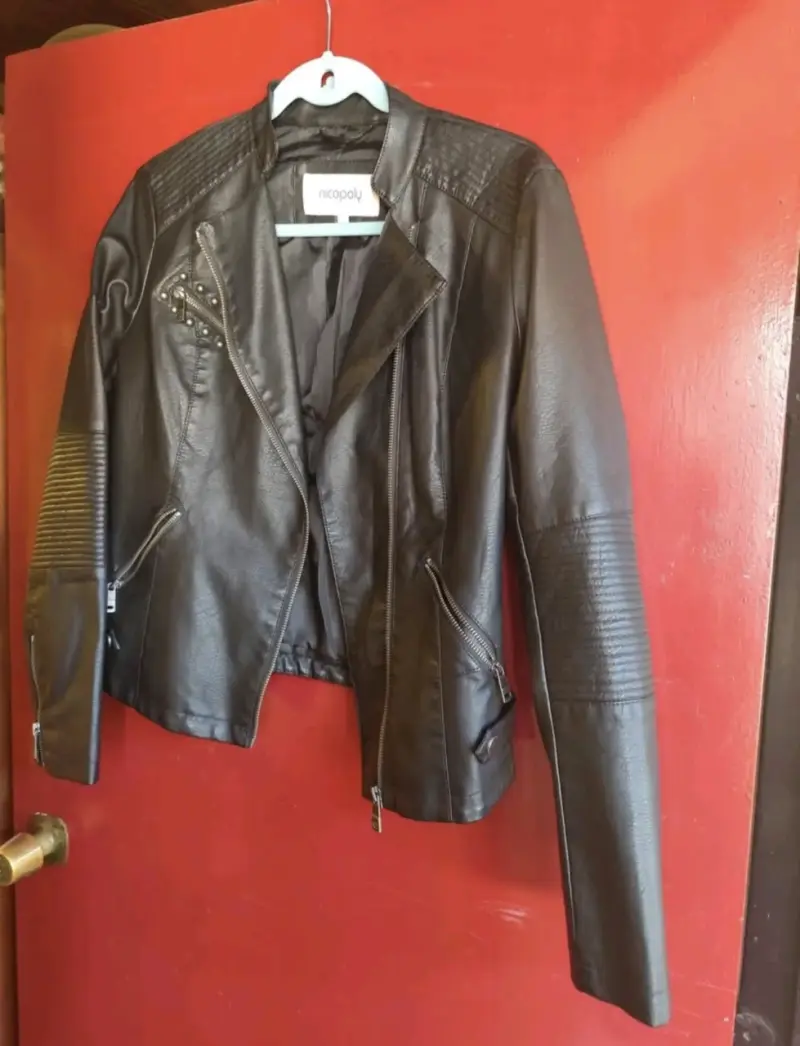 Chaqueta de cuero negra Nicopoly con detalles - 1