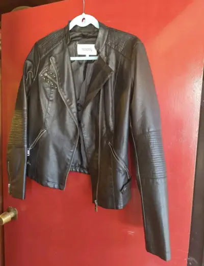 Chaqueta de cuero negra Nicopoly con detalles - miniatura 1