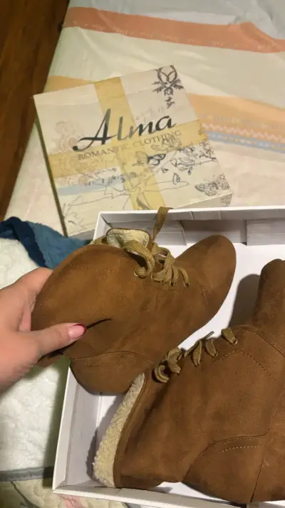 Botines de gamuza marrón con forro de lana Alma - miniatura 1