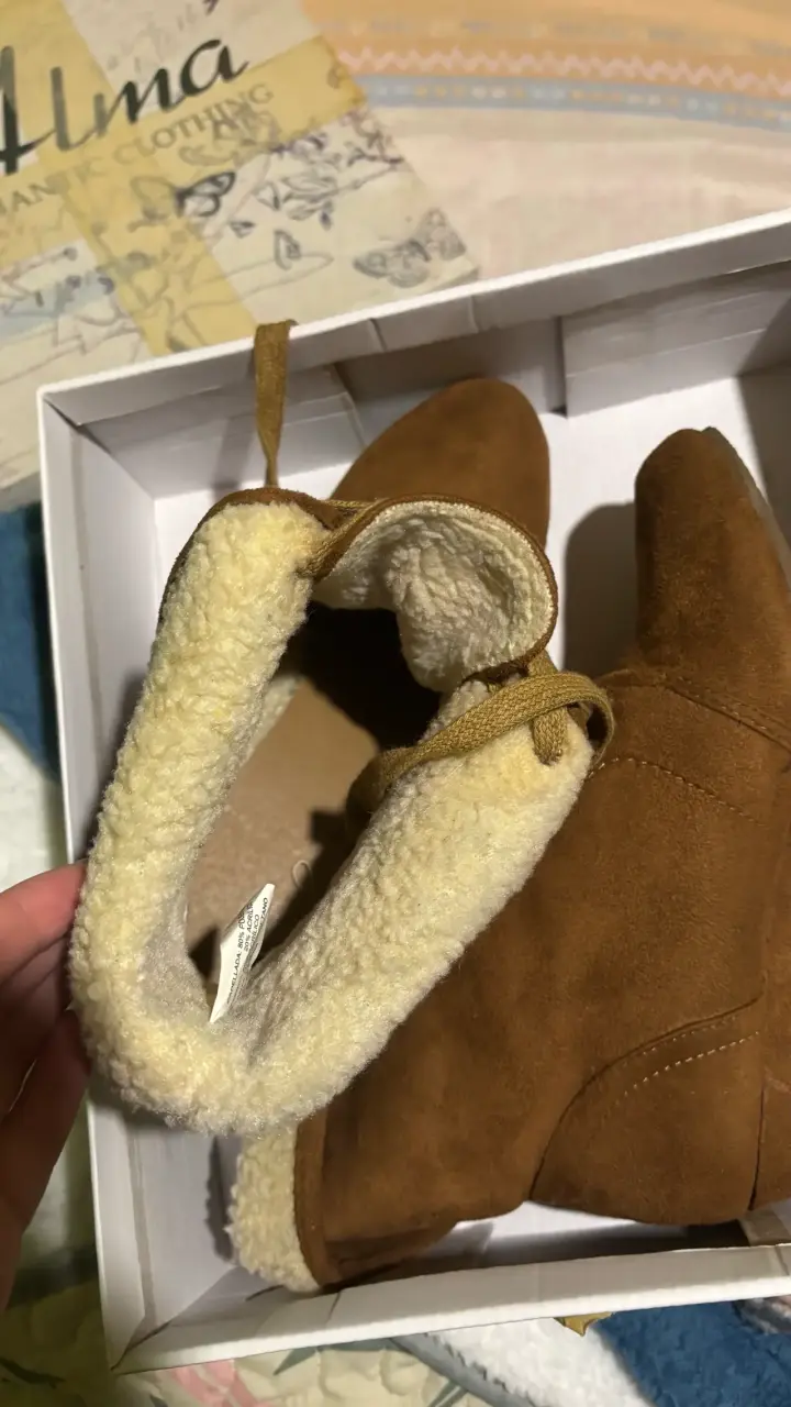 Botines de gamuza marrón con forro de lana Alma - 2