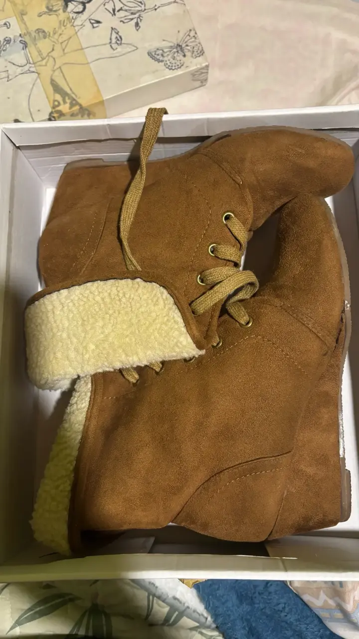 Botines de gamuza marrón con forro de lana Alma - 3