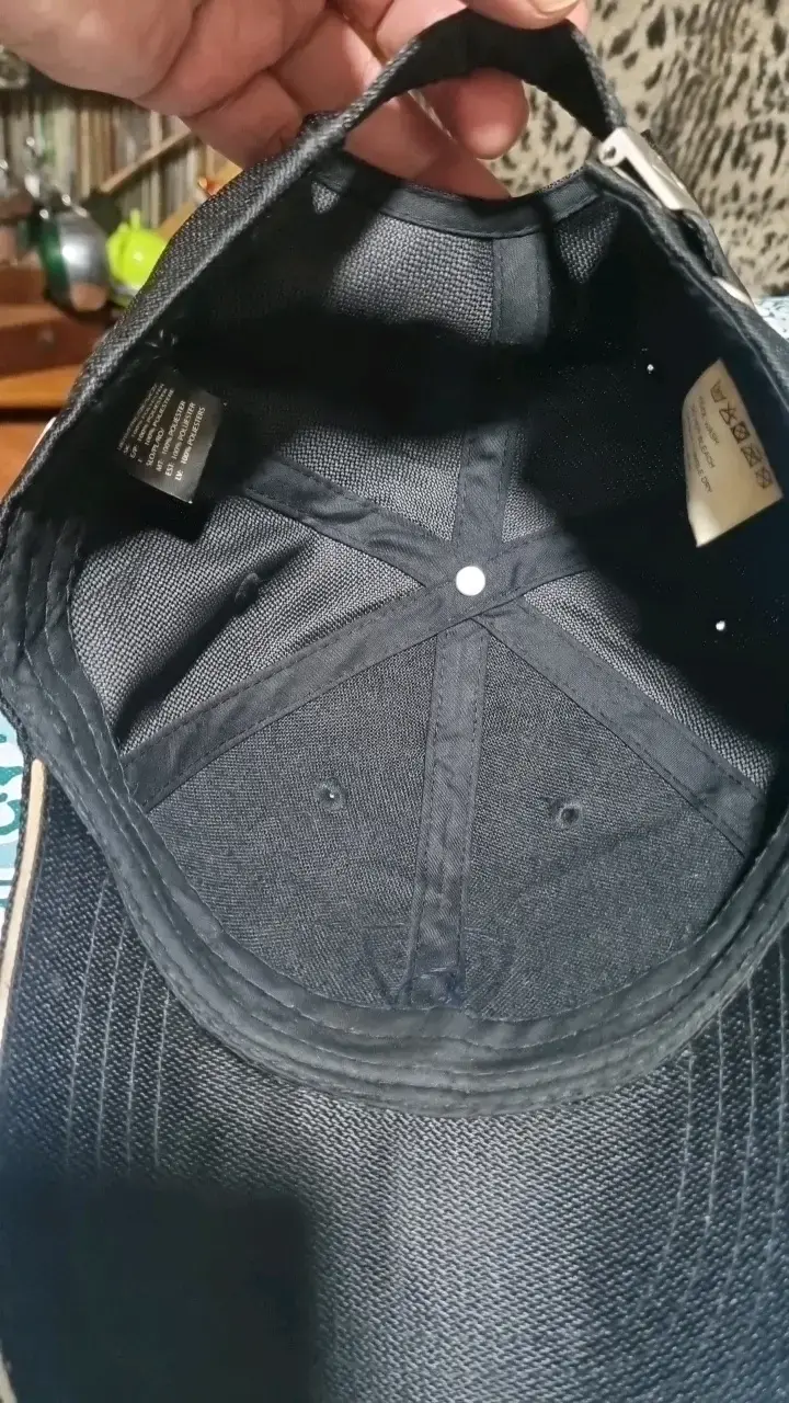 Gorra negra deportiva con logo R - 3