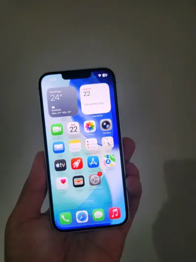 Vendo iPhone 16e de 128 GB 94% - miniatura 1