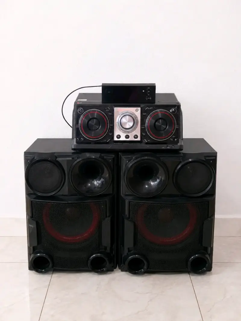 VENDO LG XBOOM CM9730 – 2.300W RMS - 1