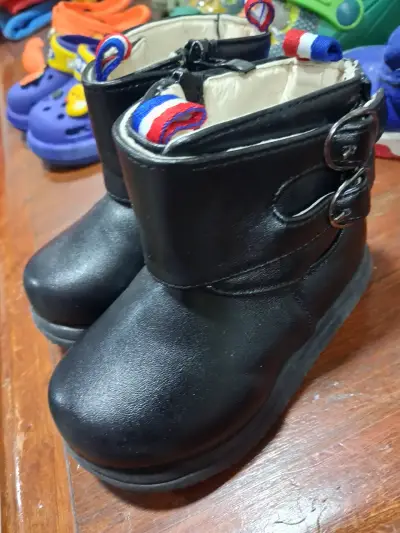 Botines de cuero negro para niños con detalle tricolor - miniatura 2