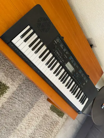 Teclado Casio CTK-2400 con Altavoces Integrados - miniatura 1