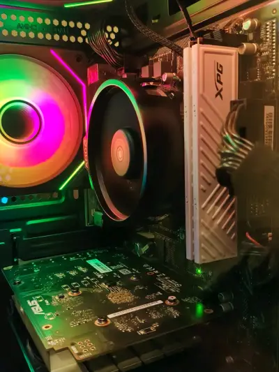 PC Gamer con Iluminación RGB y Componentes ASUS - miniatura 2