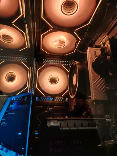 PC Gamer con Iluminación RGB y Componentes ASUS - miniatura 4