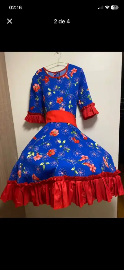 Vestido folclórico azul con flores y volantes - miniatura 1