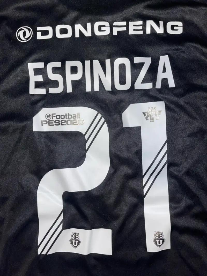 Camiseta Universidad de Chile negra - 3