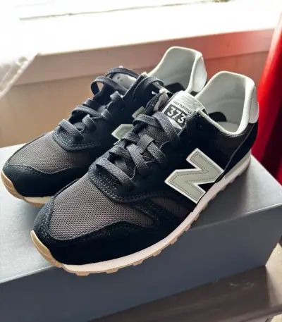 Zapatillas New Balance 373 negras - miniatura 1
