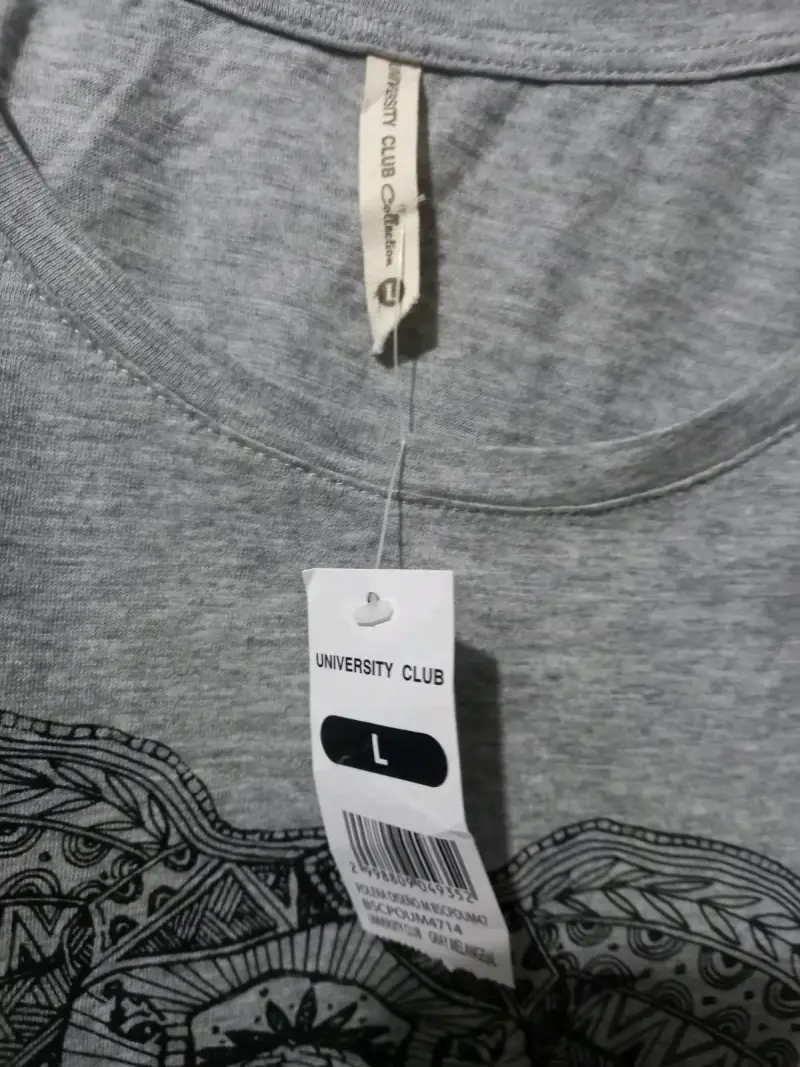 Polera gris con diseño de elefante University Club - 2
