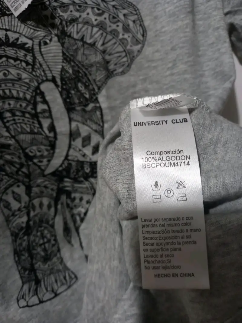 Polera gris con diseño de elefante University Club - 3