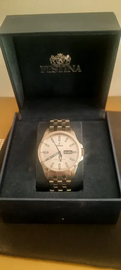 Reloj Festina de acero inoxidable con fecha - miniatura 1