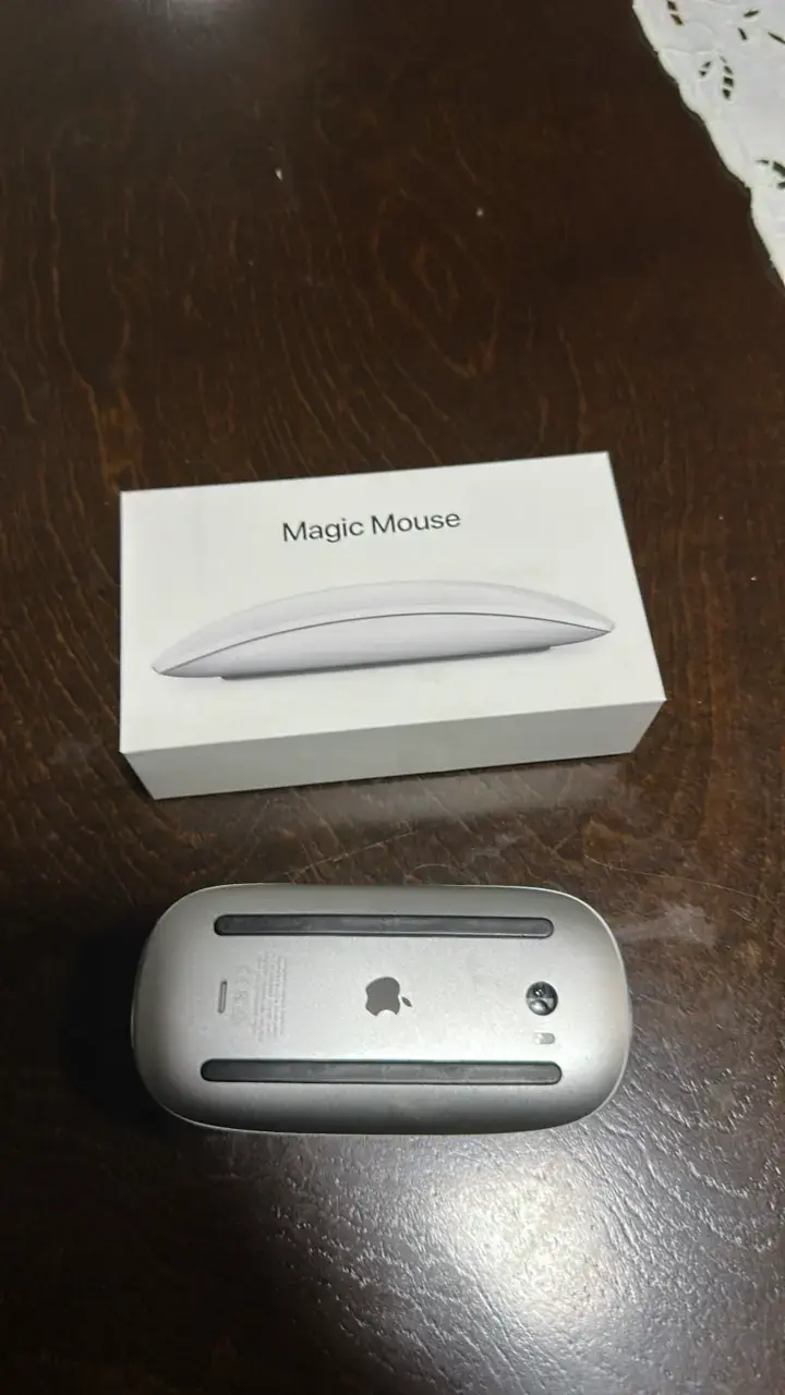 Mouse inalámbrico Apple Magic Mouse en buen estado - 2