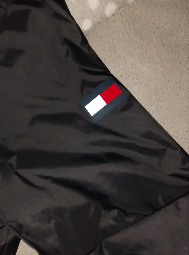 Chaqueta impermeable Tommy Hilfiger negra - 2