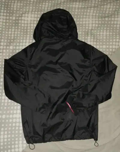 Chaqueta impermeable Tommy Hilfiger negra - miniatura 5