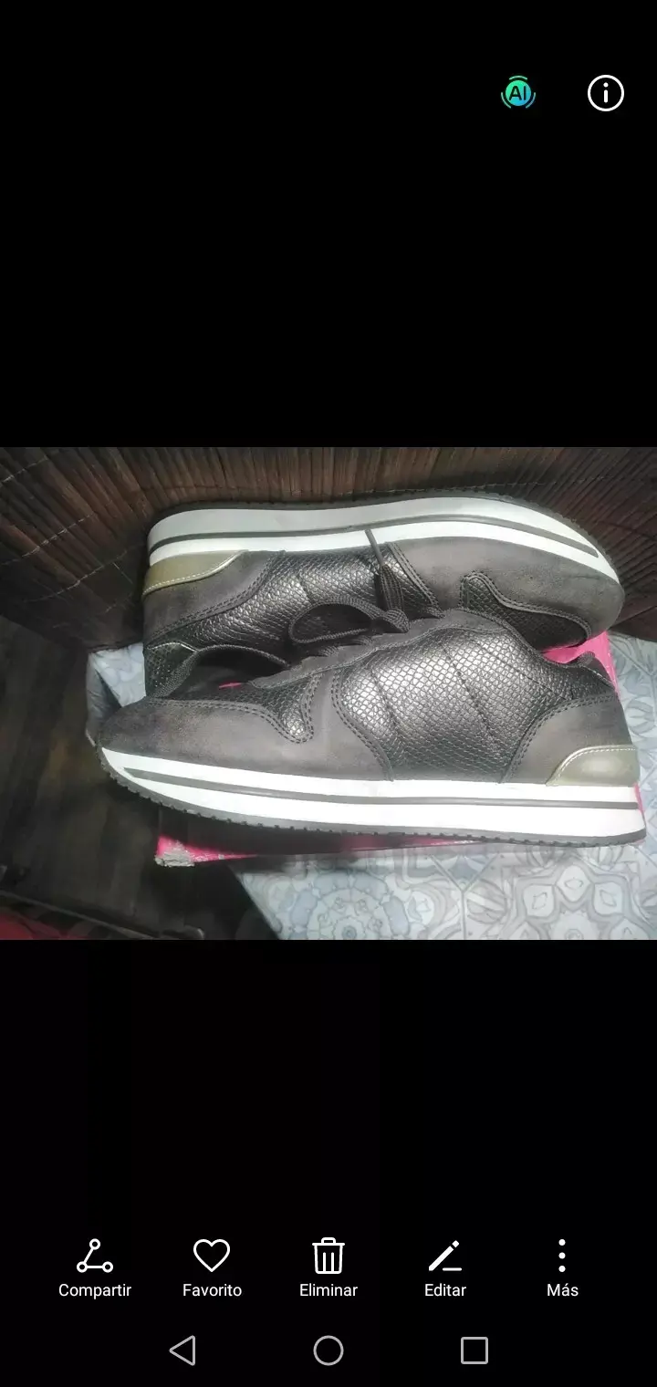Zapatillas deportivas marrones con diseño texturizado - 2