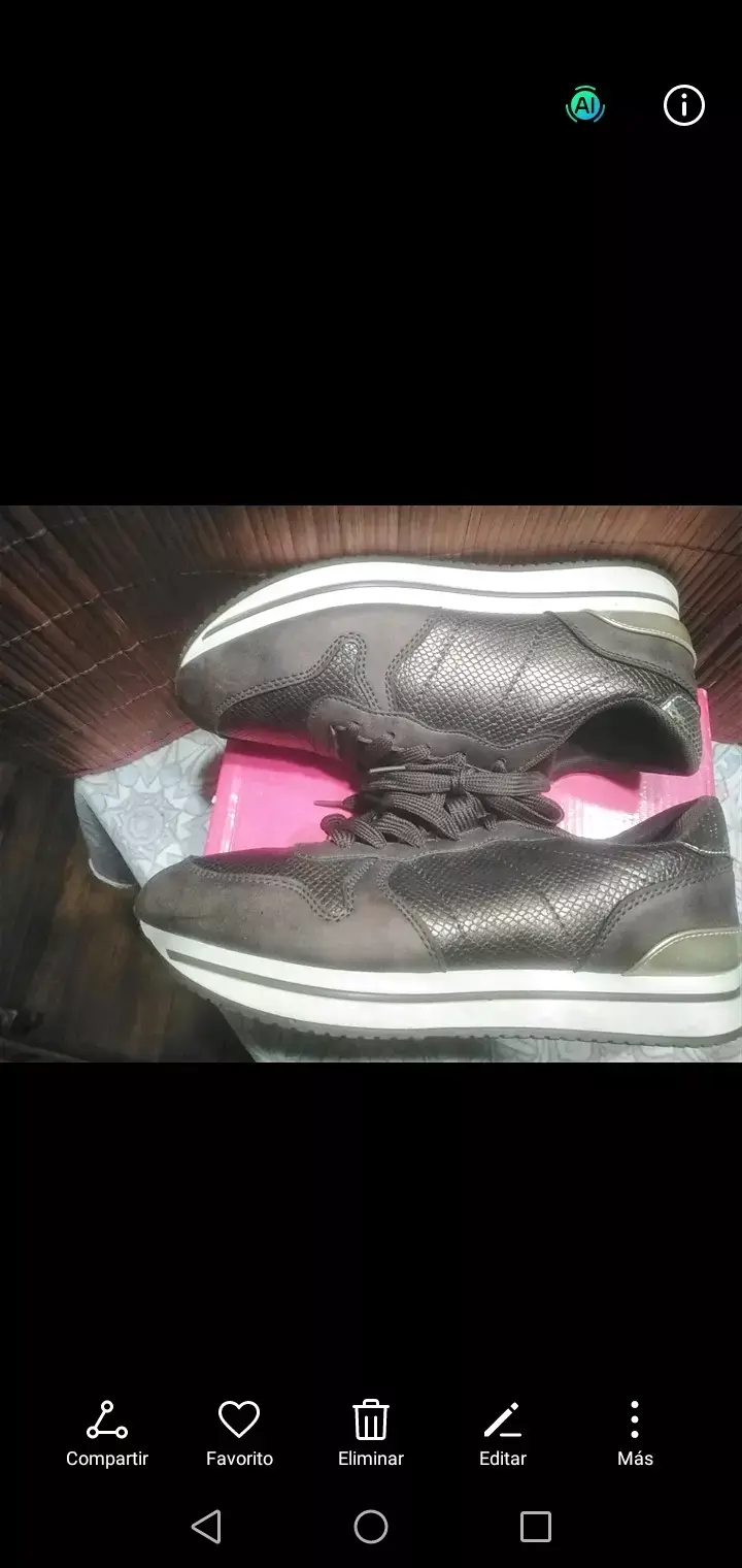 Zapatillas deportivas marrones con diseño texturizado - 3