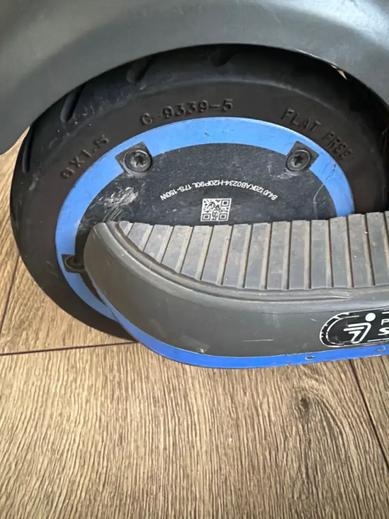 Scooter eléctrico plegable con ruedas sólidas - 2