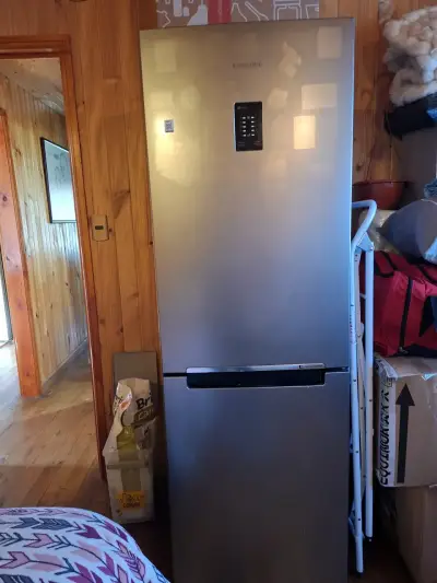 Refrigerador Samsung 311ltscon congelador inferior - miniatura 1