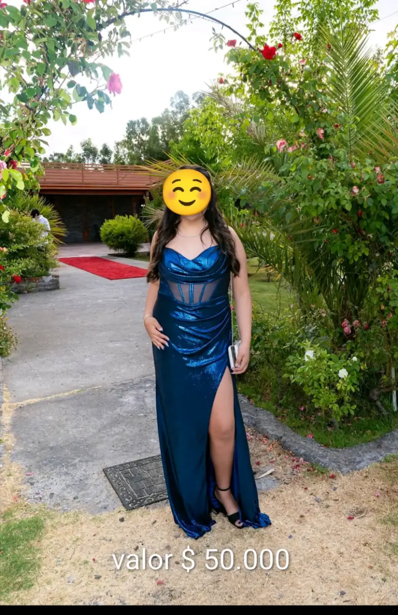 Vestido de fiesta azul con abertura lateral - 2