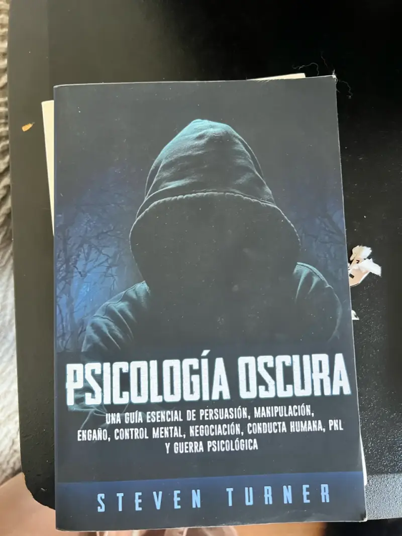 Libro Psicología Oscura de Steven Turner