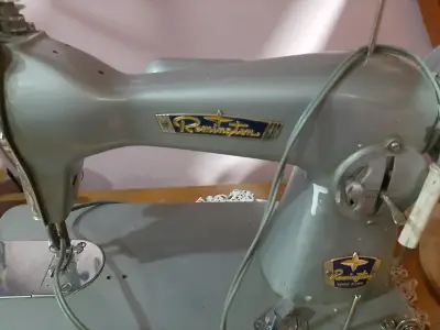 Máquina de Coser Remington Vintage Gris - miniatura 3