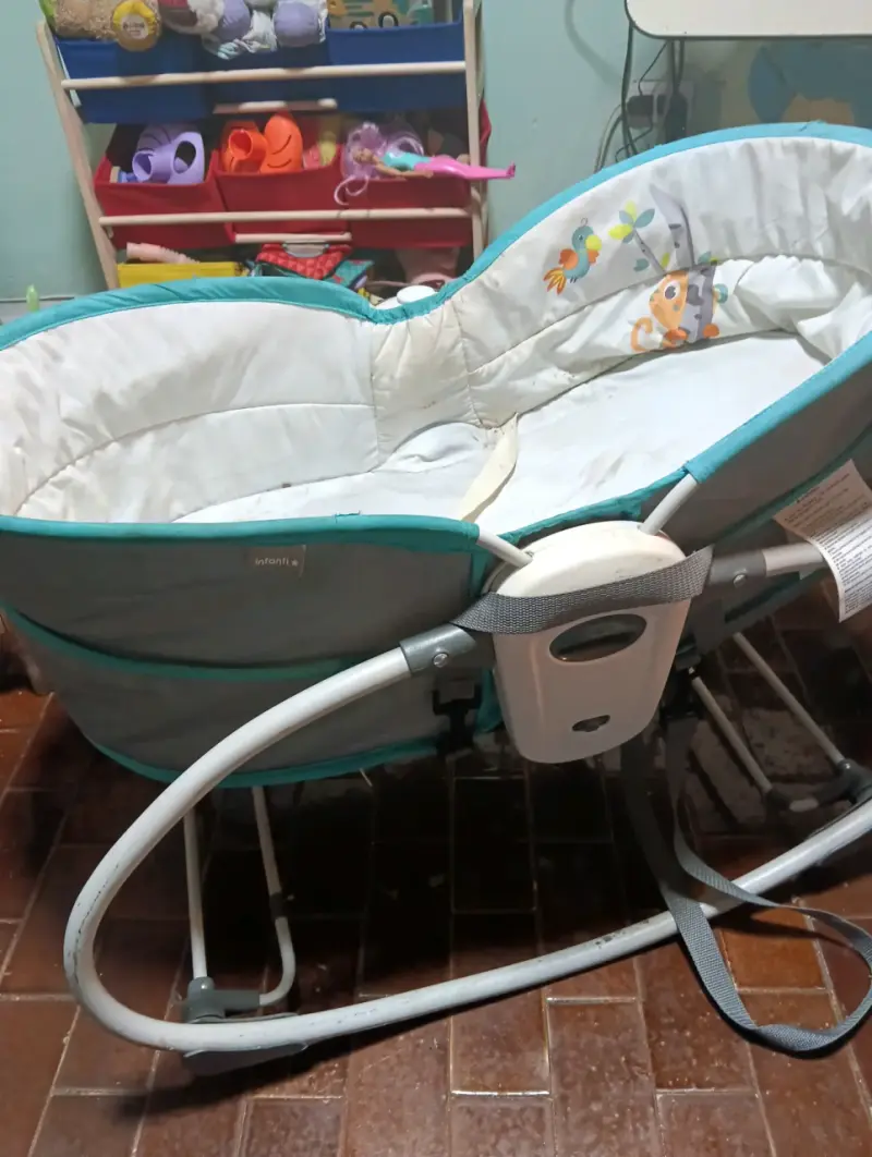 Cuna mecedora para bebé Infanti con mosquitero - 3