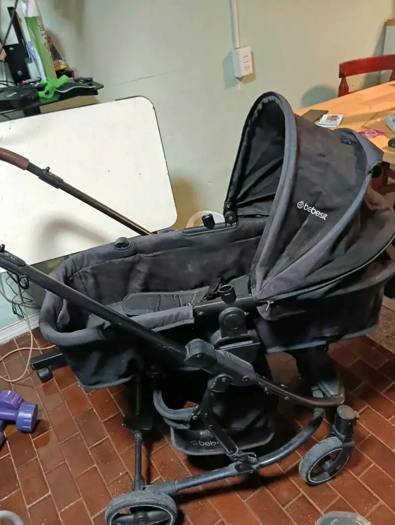Coche de bebé Bebesit con capazo y silla - 1